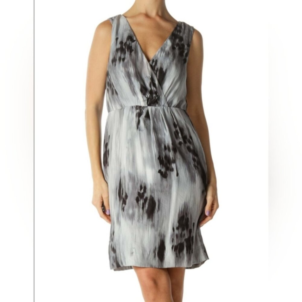 NWT Banana Republic $130 Silk Gray Print V-neck Cocktail Dress size 14